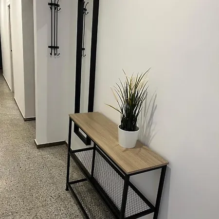 Center 3