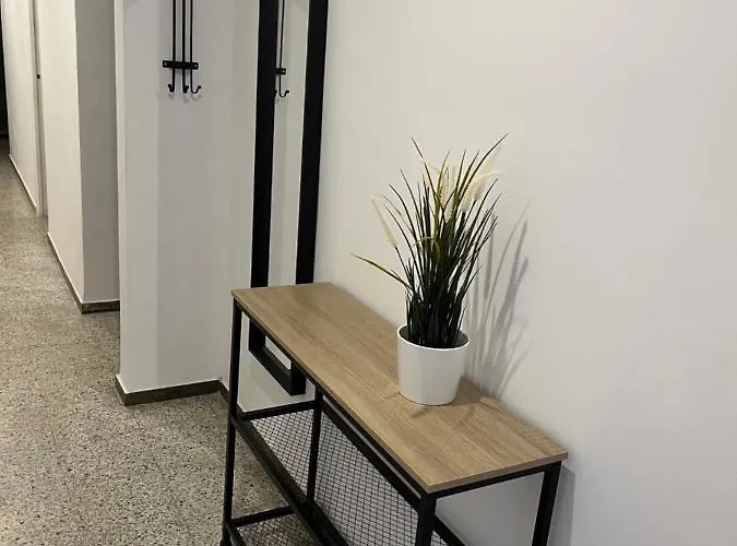 Center 3